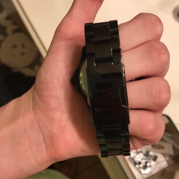 Women’s Fossil Watch - Picture 2 of 3